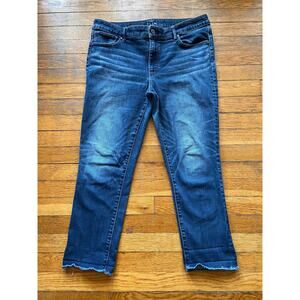 WHITE HOUSE | BLACK MARKET Distressed 'The Slim Crop' Jeans sz 12